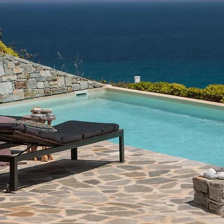 Almiriki, Stelida Naxos. Villa *