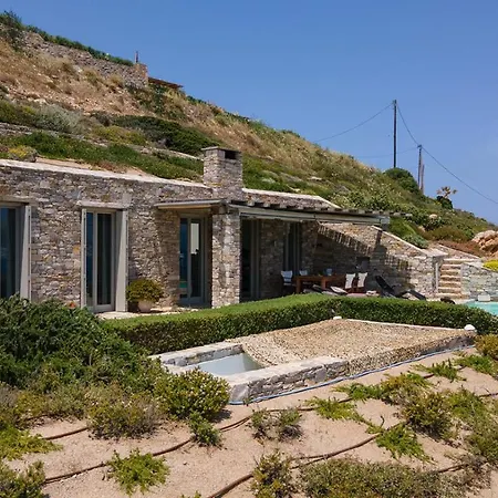 Almiriki, Stelida Naxos. Villa *