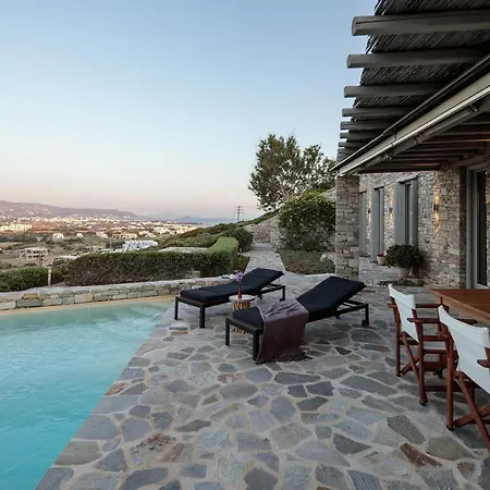 Almiriki, Stelida Naxos. Villa *